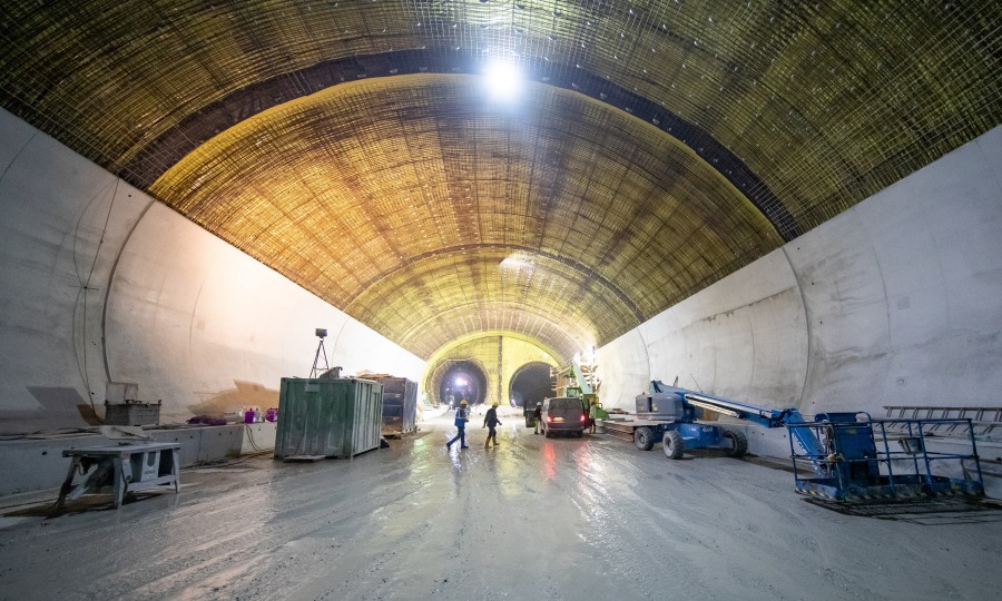 <p>Fortschritt der Ausbauarbeiten in einer der Hauptröhren  im Brennerbasistunnel </p>