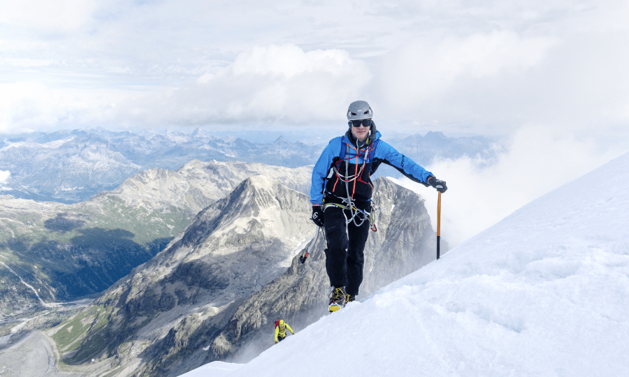 <p>Zum Piz Bianco hin wird der Grat flacher und die Ausblicke werden beeindruckender.</p>