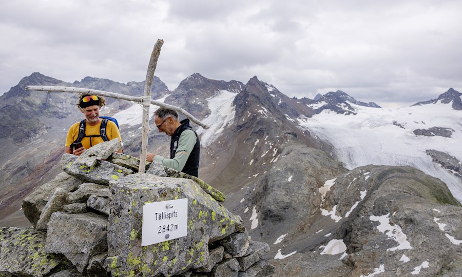 <p>Gletscherblick und 1-APanorama: auf der Tällispitz.</p>