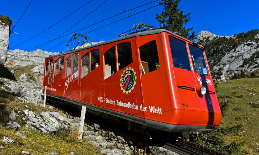 <p>Auf der Bergfahrt zum Gipfel Pilatus: Die Pilatusbahn in der Schweiz.</p>