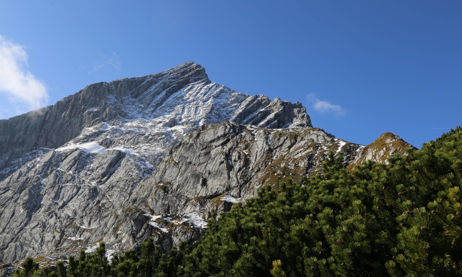 <p>Alpspitze: Durch die Nordwand zieht der Klettersteig</p>