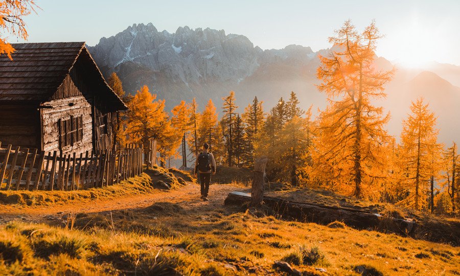 <p>An der Alpensüdseite tankt man Sonne vor dem Winter und erlebt bei Wanderungen Farbexplosionen der Natur.</p>