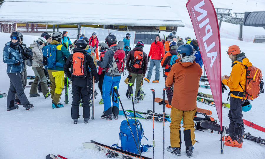<p>Gemeinsam sicher auf Tour: Bei den ALPIN Tiefschneetagen in Fieberbrunn</p>