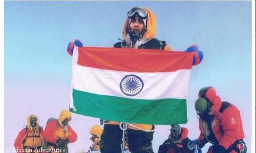 <p>Eines der angeblichen Gipfelfotos des indischen Bergsteigerpaares.</p>