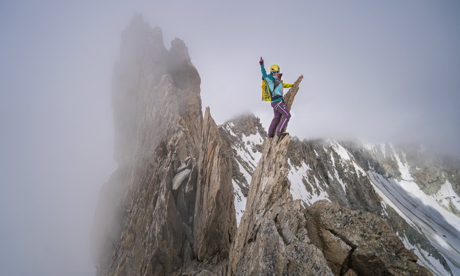 <p>Gratkletterei im feinsten Granit: an der Aiguille d‘Entrèves.</p>