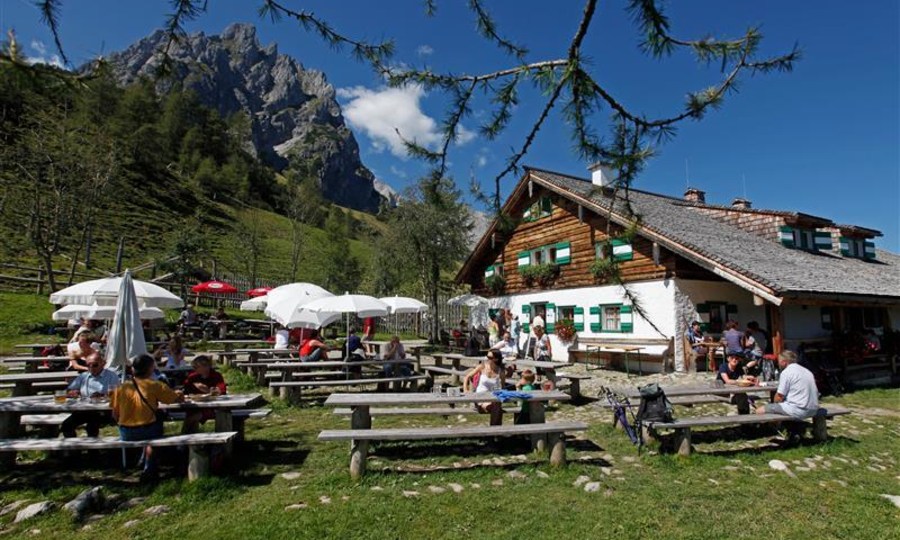 <p>Auf dem Salzburger Almenweg gibt´s schöne Rastmöglichkeiten mit regionaler Kulinarik. </p>