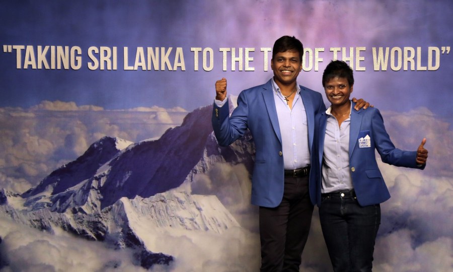 <p>Wollen in diesem Jahr auf das "Dach der Welt": Johann Peiris und Jayanthi Kuru-Utumpala aus Sri Lanka.</p>
