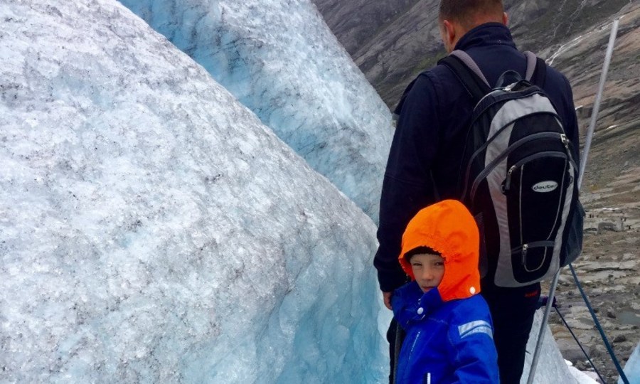 <p>Rauf auf den Gletscher! Ein neues Erlebnis für die Kinder.</p>