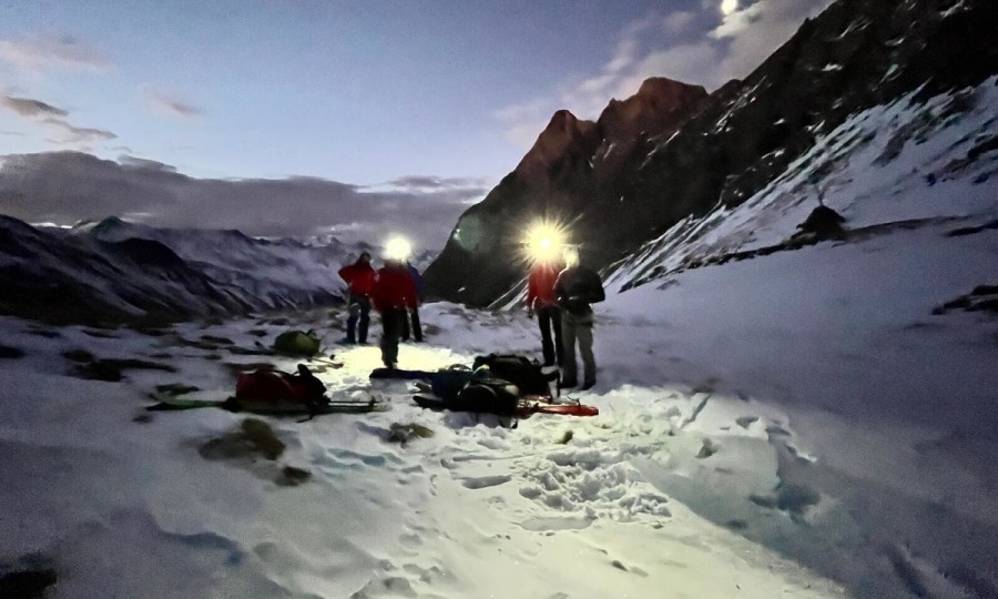 <p>Konnten nicht mehr helfen: Einsatzkräfte unweit der Adlersruhe.</p>