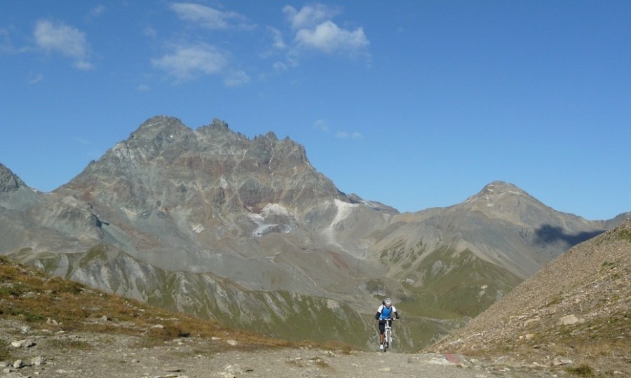 <p>Traumpfade - Mit dem Mountainbike über die Alpen.</p>