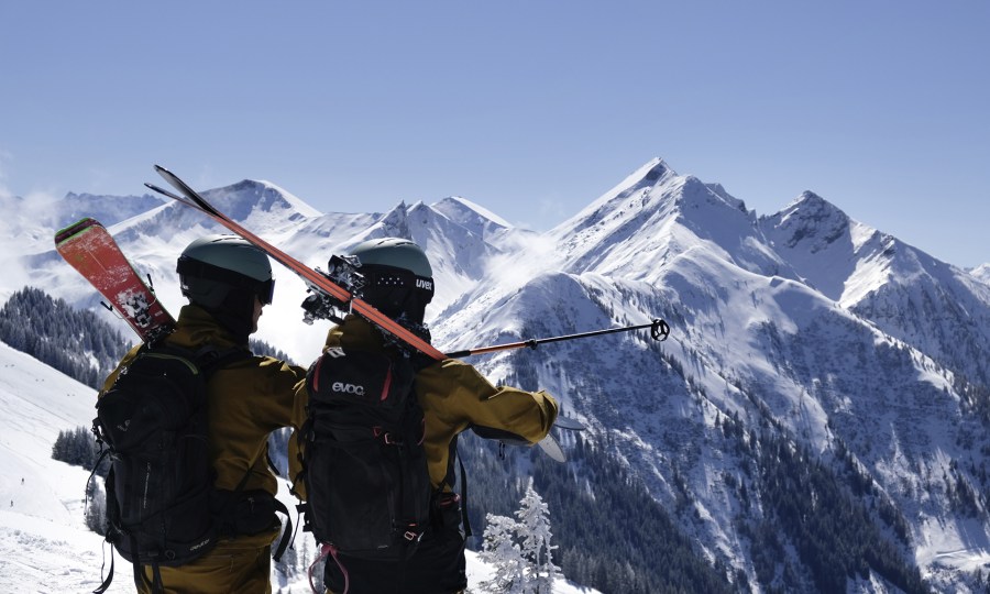 <p>Manchmal müssen die Ski auch getragen werden.</p>