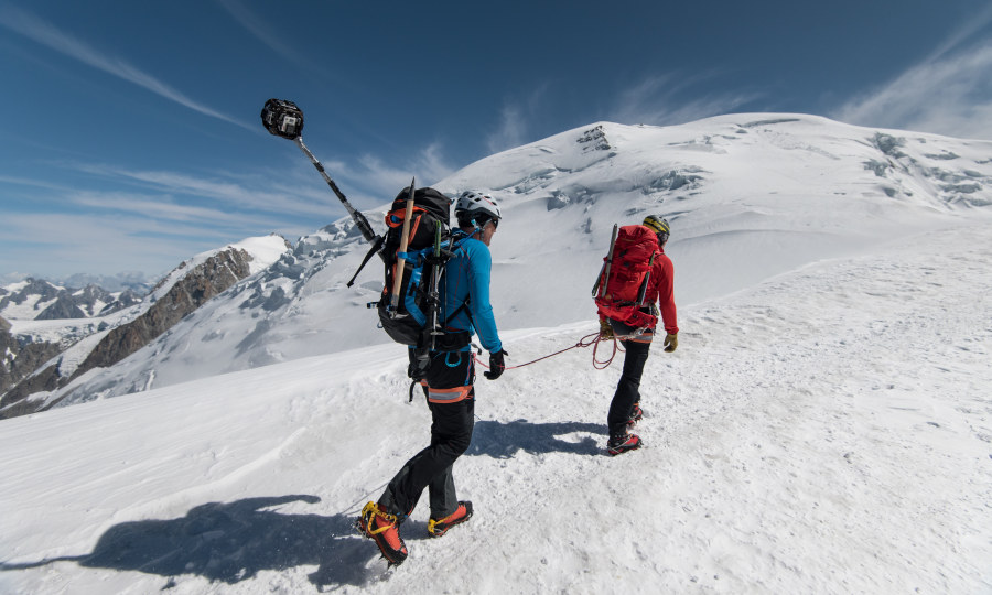 <p>Ganz real statt virtuell: Mammut-CEO Rolf Schmid unterwegs am Mont Blanc.</p>