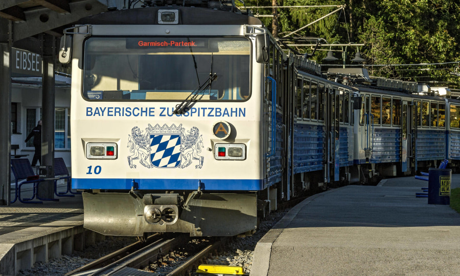 <p>Eine von vier heute noch in Deutschland  betriebenen Zahnradbahnen: die Bayerische Zugspitzbahn. </p>