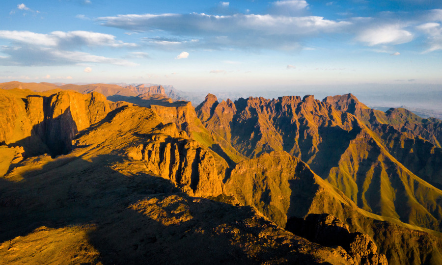 <p>Guten Morgen! Die Drakensberge erstrahlen im ersten Sonnenlicht.</p>