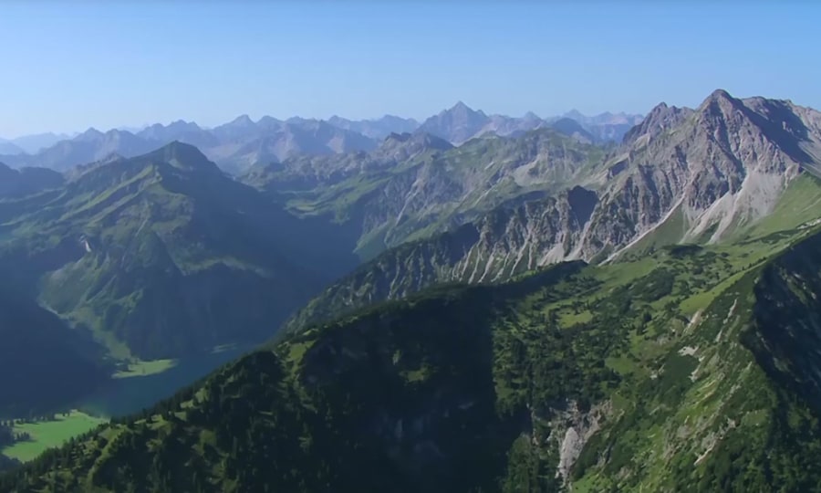<p>Die Alpen von oben: Vom Allgäu ins Montafon.</p>