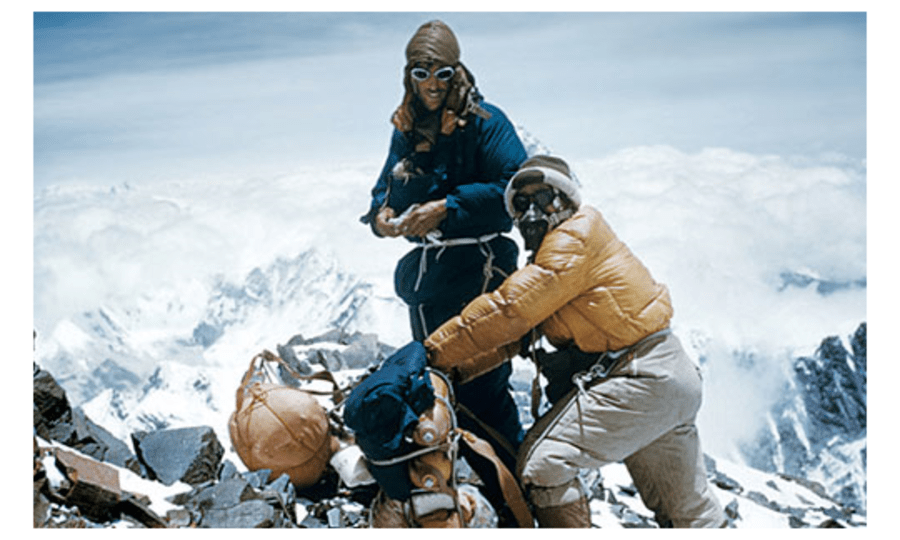 <p>Eines der berühmtesten Fotos des 20. Jahrhunderts. Sir Edmund Hillary und Tenzing Norgay bei der Erstbesteigung des Everest.</p>