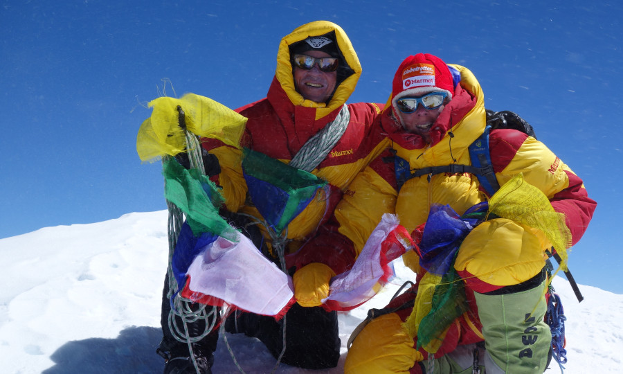 <p>Gemeinsam am Gipfel der Shishapangma: Luis Stitzinger und Alix von Melle.</p>