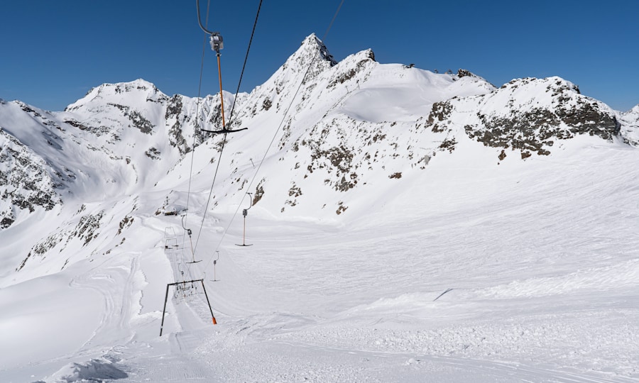 <p>Skigebiet und Stubaier Wildspitze (im Hintergrund).</p>