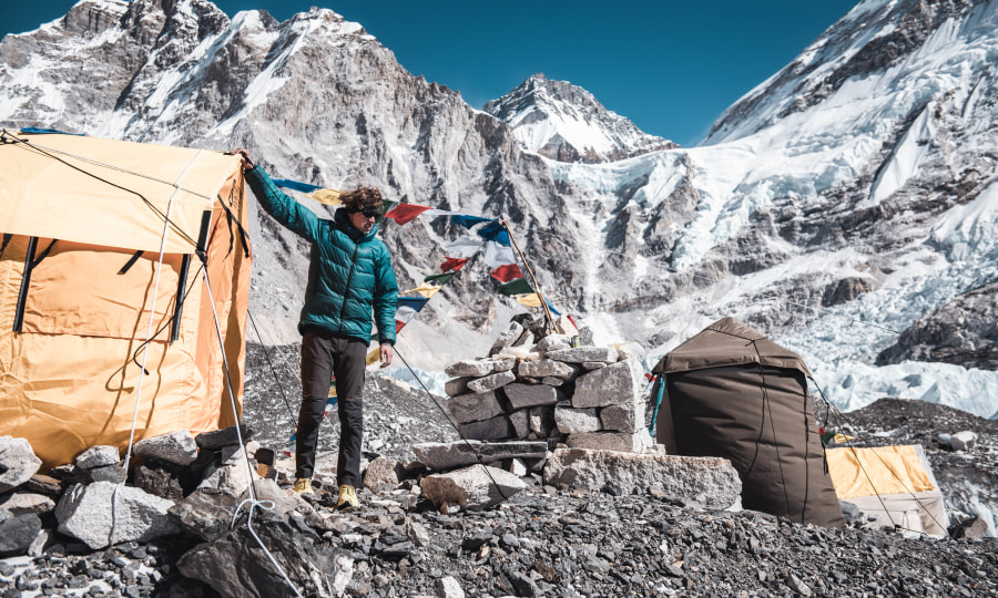 <p>Jost Kubusch im winterlichen Everest-Basecamp 2020.</p>
