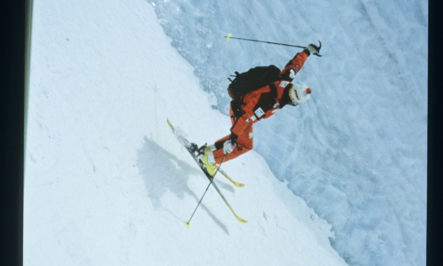 <p>Die Besteigung und Skiabfahrt am Everest in weniger als 24 Stunden war ein Meilenstein im Alpinismus.</p>