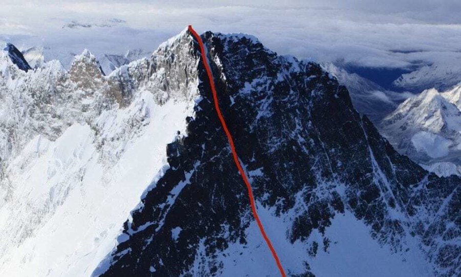 <p>Via "Dream Line" will Bartek Ziemski abfahren, eine Linie, die im oberen Abschnitt durch ein schmales Couloir führt.</p>