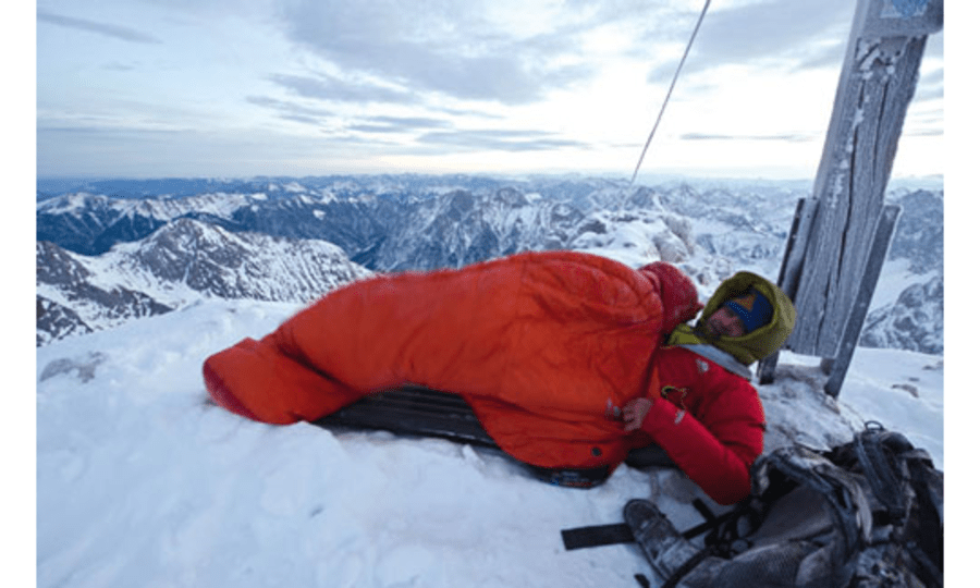 <p>Hält was aus: Heinz Zak auf dem Gipfel der Birkkarspitze. </p>