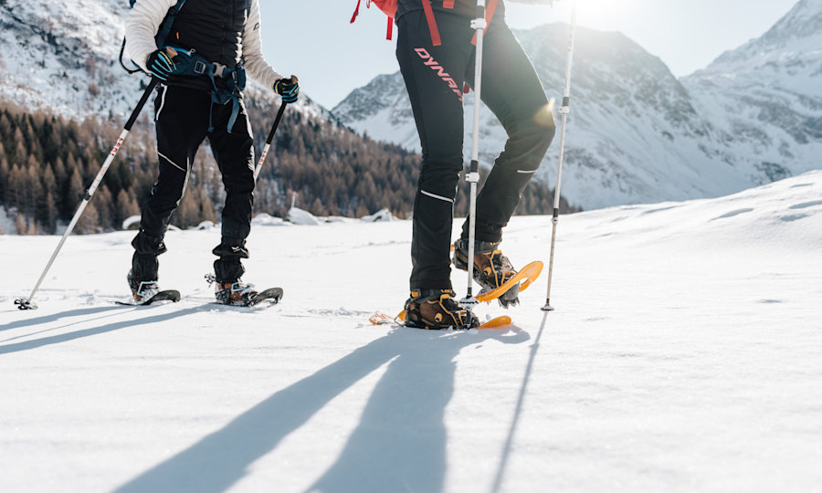 <p>Mit Schneeschuhen durch die verschneite Winterlandschaft.</p>