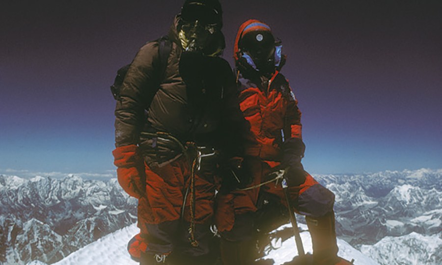 <p>Sir Chris Bonington auf dem Gipfel des Mt. Everest. </p>