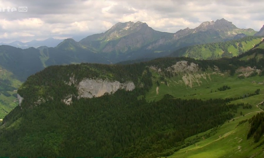 <p><strong>Die Alpen von oben - Vom Chablais zum Montblanc.</strong></p>