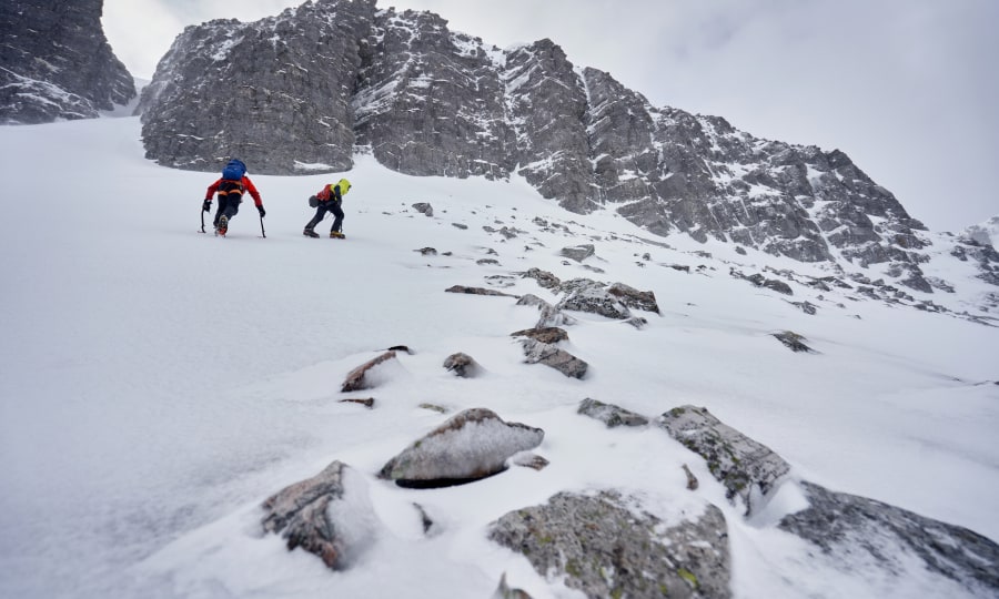 <p>Die Pac Plus XT Jacke: Der ideale Begleiter für Bergsteiger, Skitourengeher und Kletterer.</p>