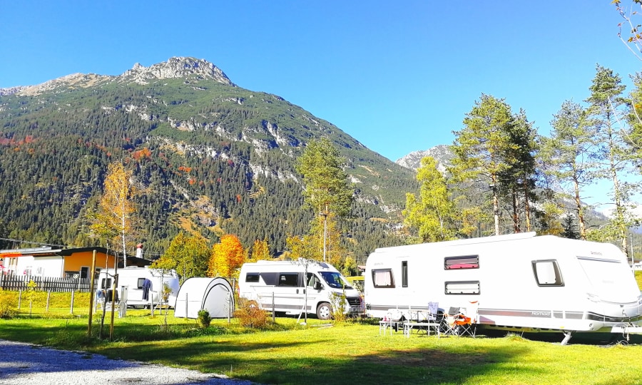 <p>Mitten im Lechtal: Campingplatz Vorderhornbach</p>