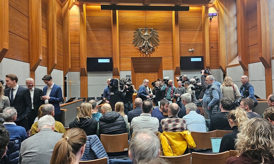 <p>Aufnahme vor Beginn des Prozesses.</p>