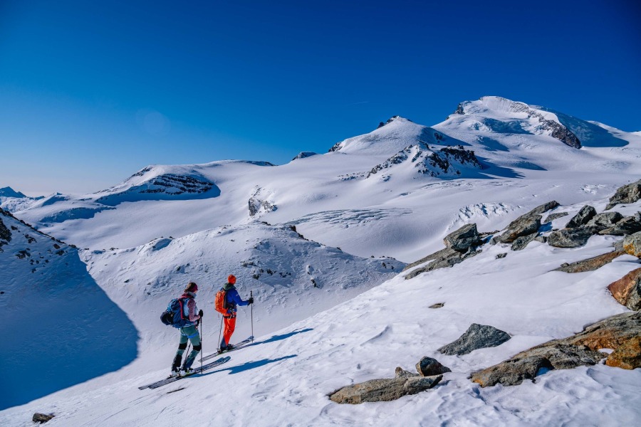 Skitour aufs Strahlhorn in den Walliser Alpen