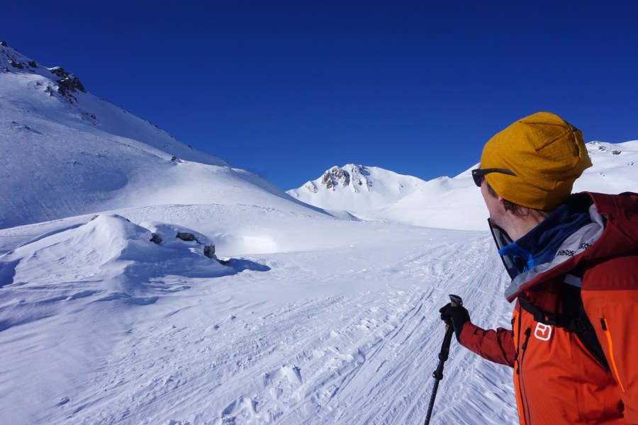 Schneeschuhtour von der Lizumer Hütte zur Mölser Sonnenspitze in den Tuxer Alpen.