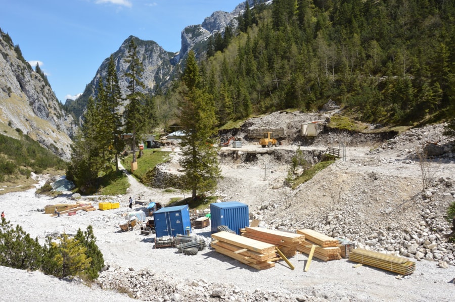 Bilder vom Bau der Höllentalangerhütte