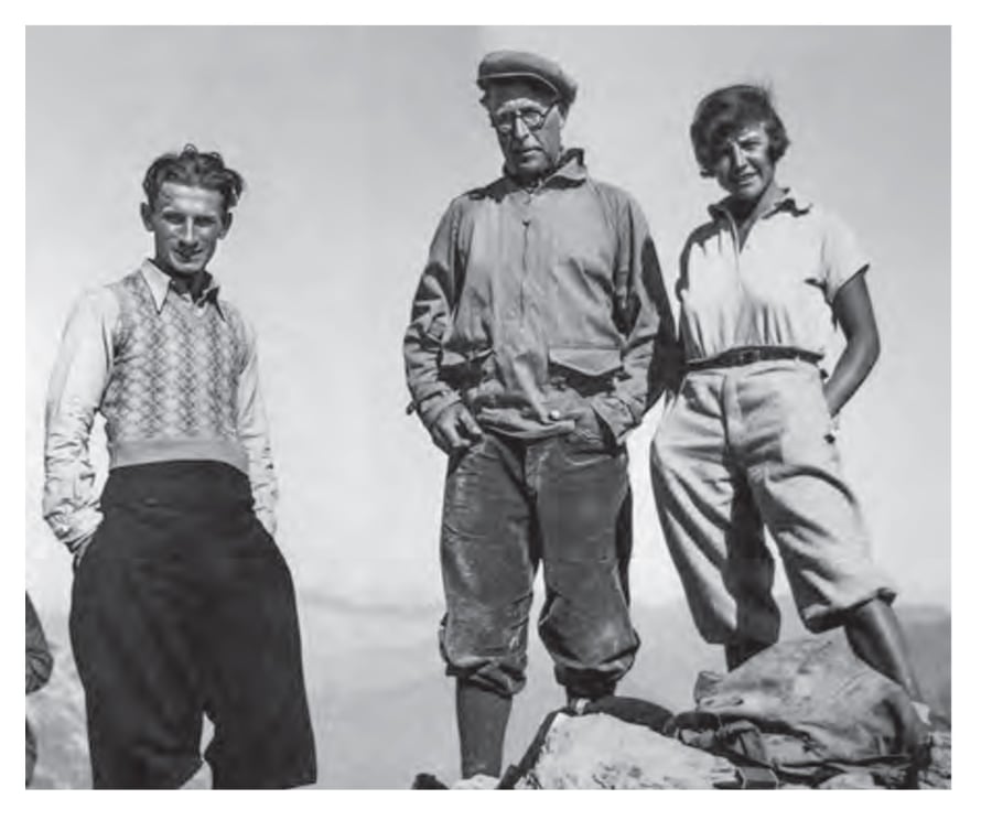 Paula Wiesinger: * 27.02.1907, † 12.06.2001