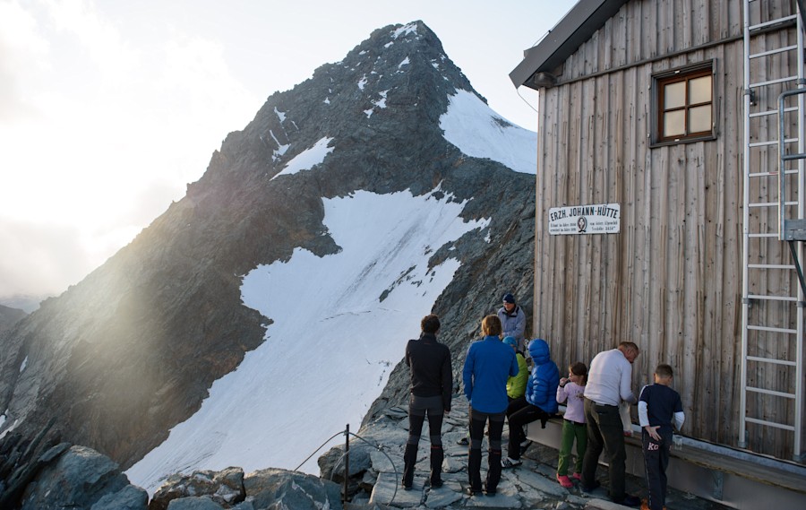 Österreich: Die Erzherzog-Johann-Hütte, 3454 m