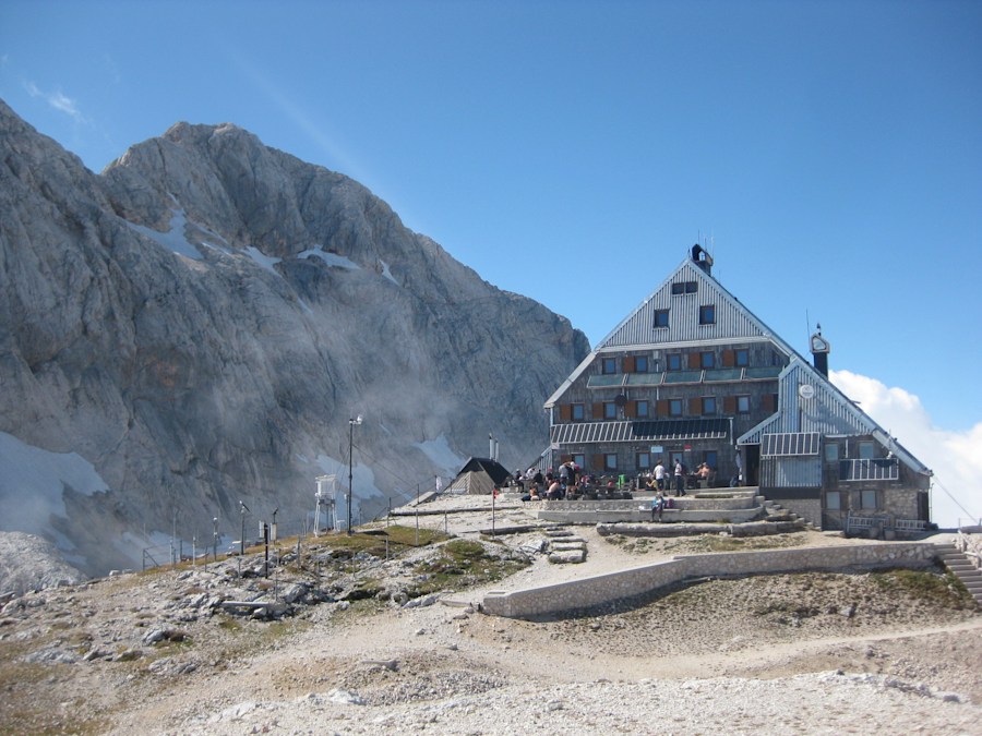 Slowenien: Die Triglavski dom na Kredarici, 2515 m
